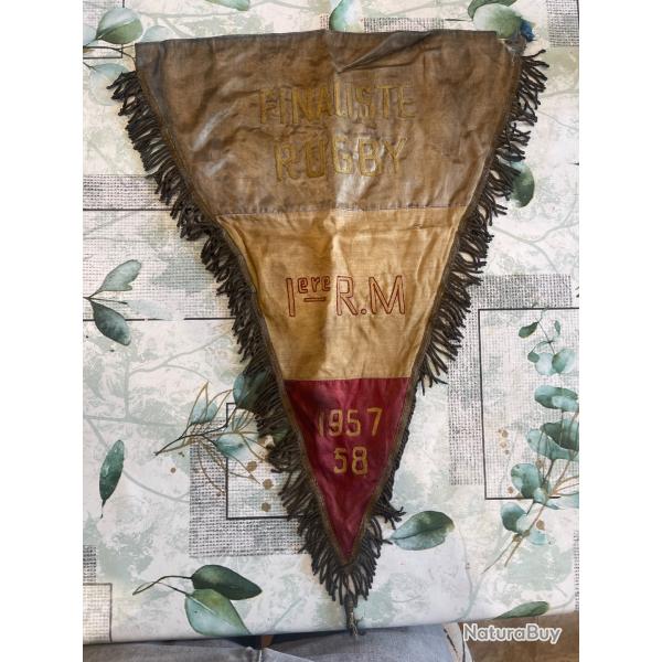 Fanion militaire ��finaliste rugby�� 1ere RM 1957-58