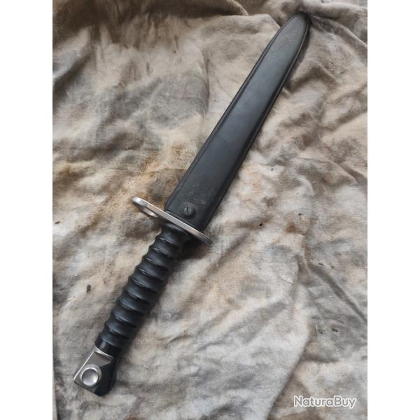 Ba�onnette suisse avec fourreau