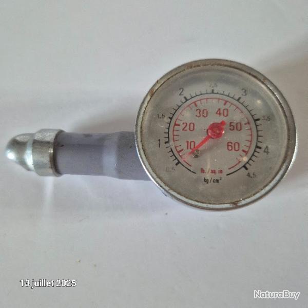 Testeur ou manom�tre de pression portatif pour pneus jusqu'� 4,5 bars  ou appareil sous pression