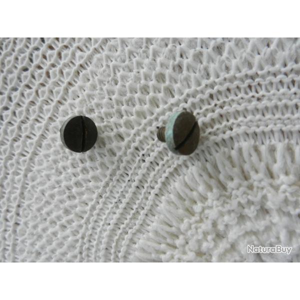 lot de deux vis en laiton pour militaria