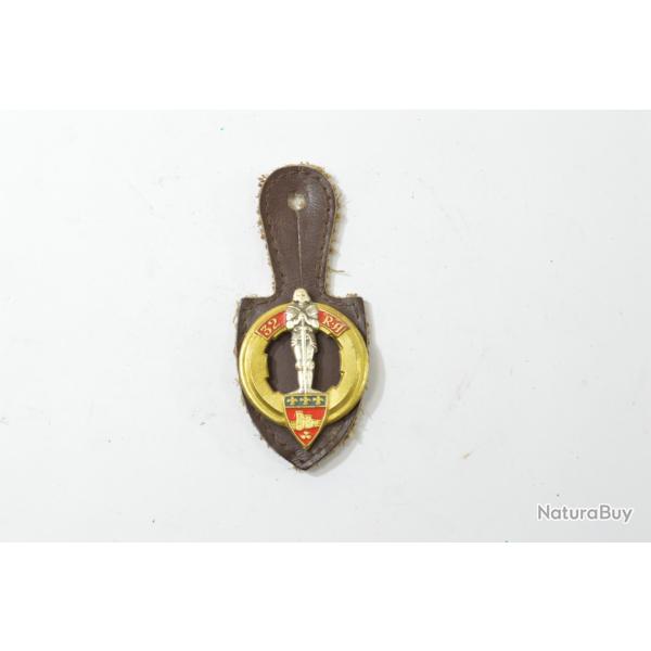 Insigne 32 Rgiment d'Artillerie 32 RA H196 DRAGO dos embouti guilloch