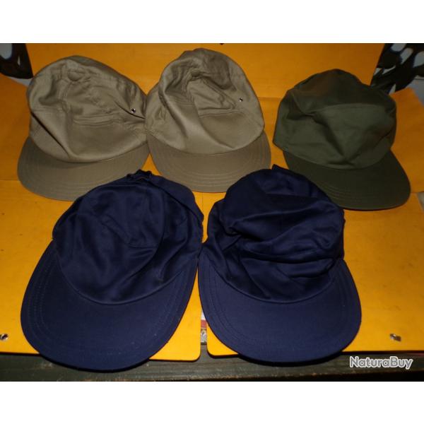 LOT DE 5 CASQUETTES : 2 MARINS POMPIERS TAILLE 56 ET 58 , 1 KAKI TAILLE LARGE 60 , 2 CASQUETTES BEIG