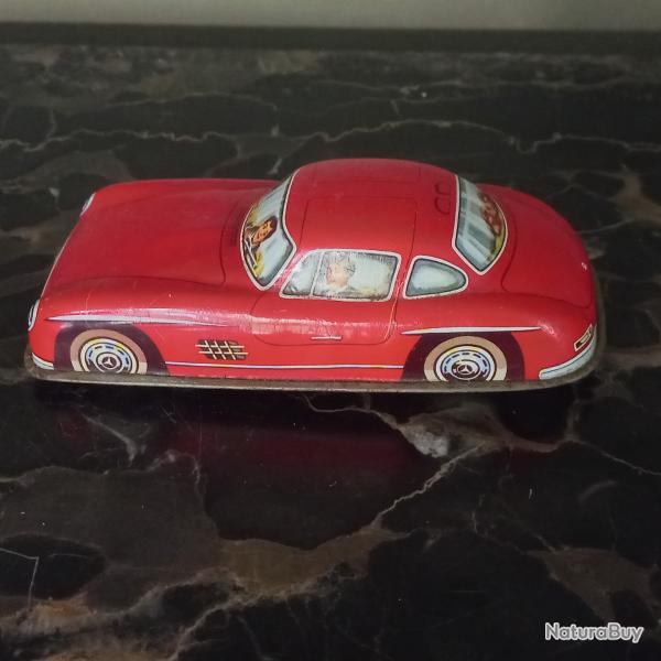 ancienne miniature  voiture en m�tal Mercedes