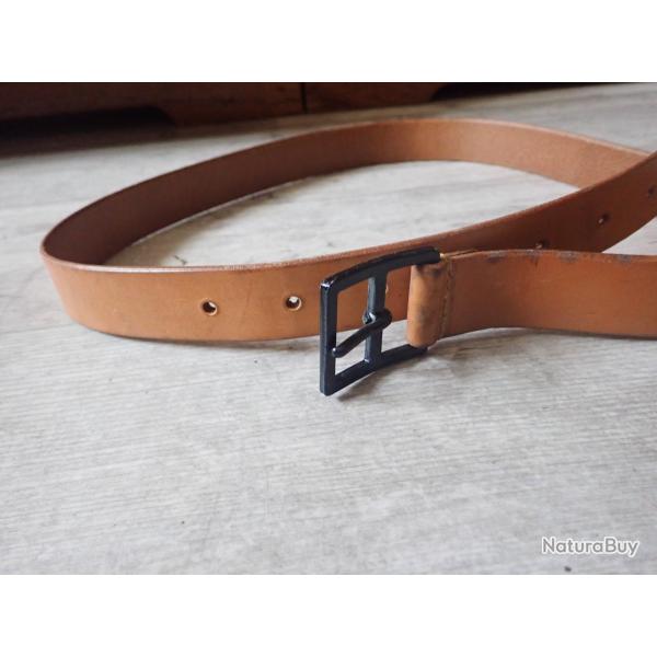 Ceinture, ceinturon militaire arm�e suisse pour porte fourreau ba�onnette Rubin ou pistolet 110 cm