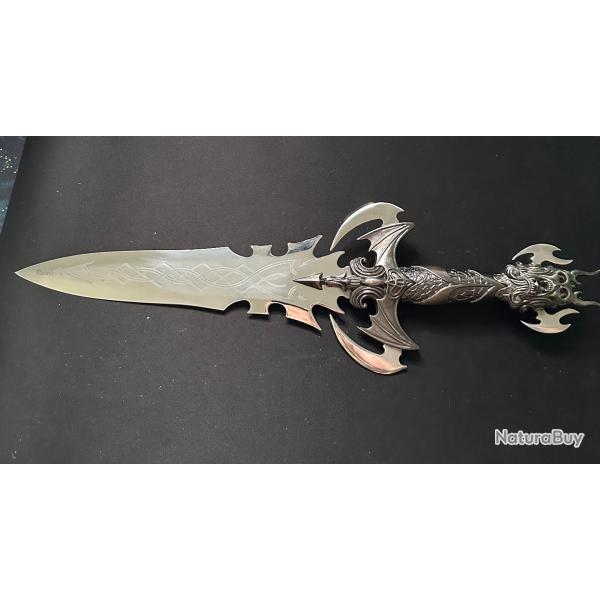 Poignard FANTASTIQUE avec blason � monter