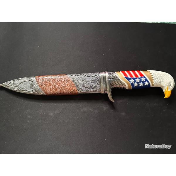 Couteau de chasse AIGLE avec SOCLE