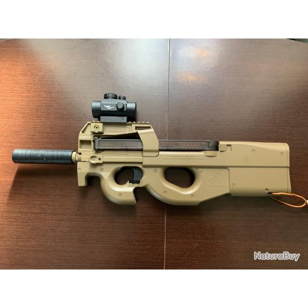 P90 Cybergun (airsoft) + Silencieux + Red/Green dot JS Tactical + lot de billes