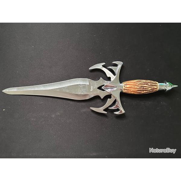 Poignard stylis� avec fourreau en cuir