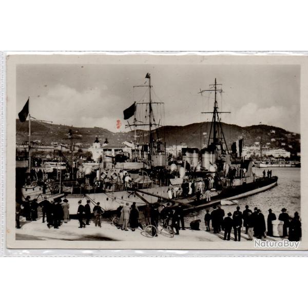 CPA - Marine de Guerre - CANNES - Torpilleurs et Sous-Marins dans le Port  N�1343