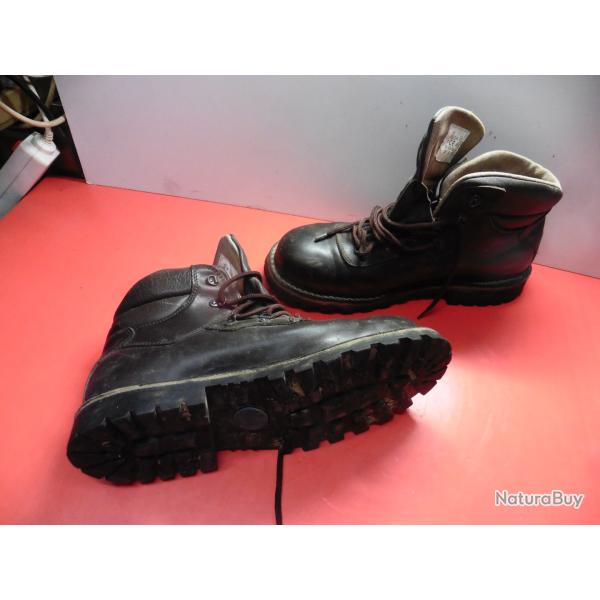 Lot 12 - Paire de chaussures de s�cutit�es SOLIDUR - Taille 45