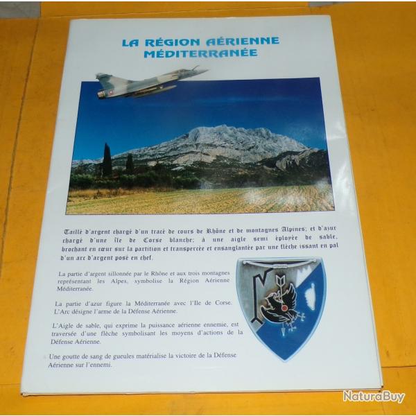 LIVRET " LA REGION AERIENNE MEDITERRANEE "  UNE FICHE POUR TOUTES LES BASES AERIENNES SUR PAPIER GL
