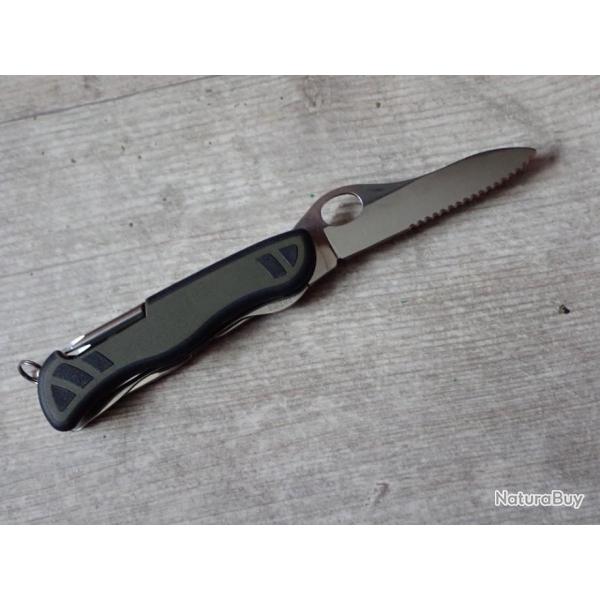 2009 Couteau Mdle 2008 de dotation arme suisse - Multi-lames. Trs coupant ! Ide cadeau