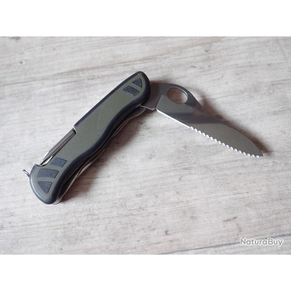 Couteau multifonction, de dotation dans l'arm�e Suisse ; mod�le 08 dat� 2017