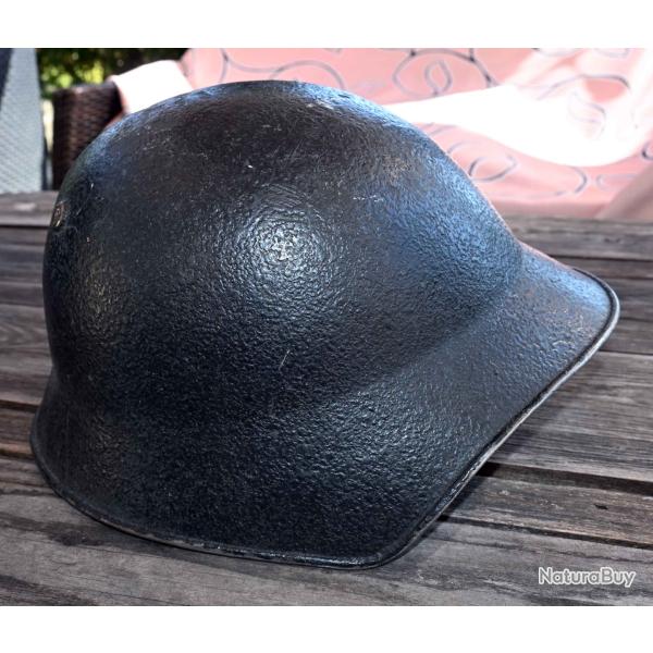 Casque arm�e Suisse WW2 en bon �tat.