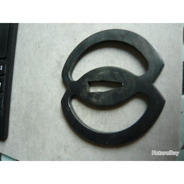 Tsuba en fer de forme hamidashi