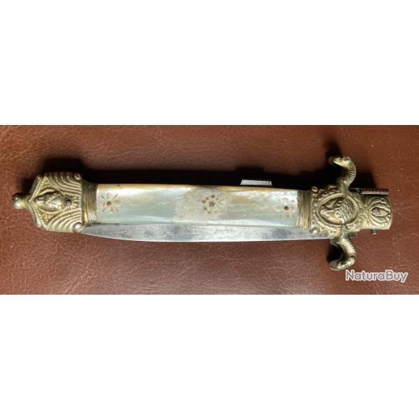 Louvetier Fermant couteau pliant. Second Empire vers 1850 Chtellerault . France.