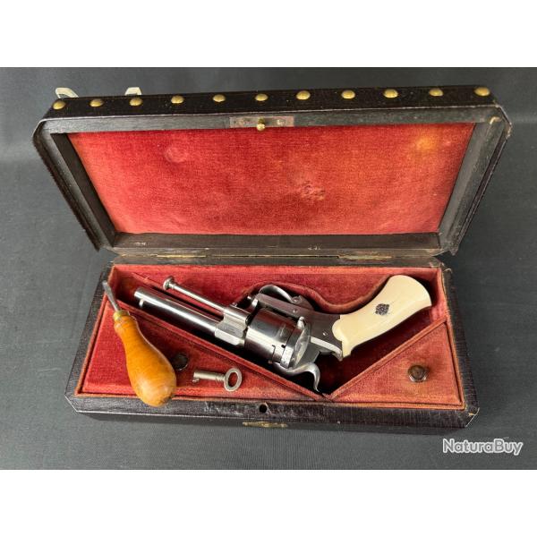 Revolver 7mm � broche  fabrication  saint Etienne