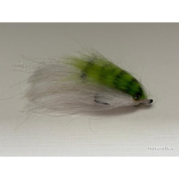 mouche brochet verte et blanche