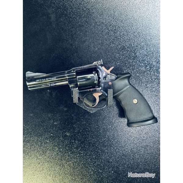 Support magn�tique universel pour pistolet et revolver