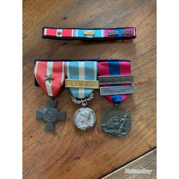 M�dailles militaires et 1 barrette.