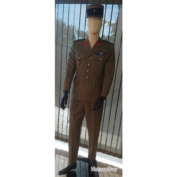 Ancien uniforme militaire modle 1959 Lieutenant-Colonel du 56 RA + kpi - TBE