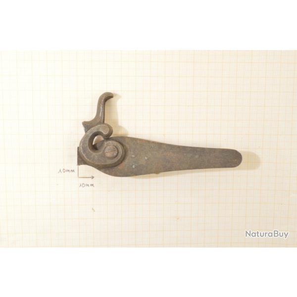 Platine de fusil de chasse ancien � chien. Restauration arme ancienne(E)
