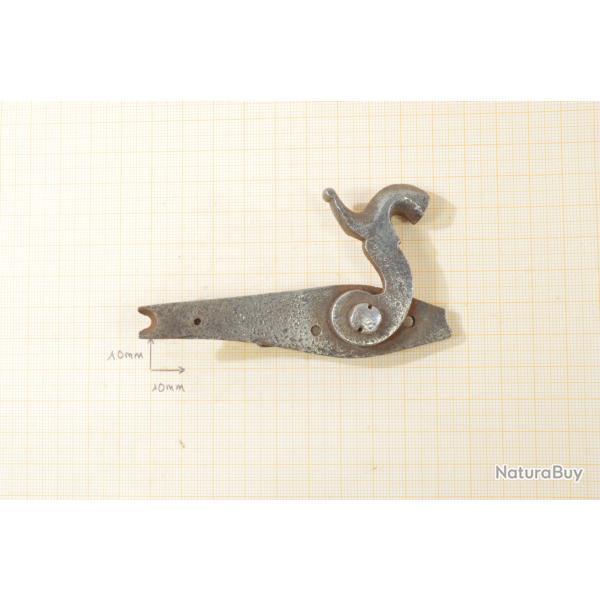 Platine de fusil de chasse ancien � chien. Restauration arme ancienne (I)