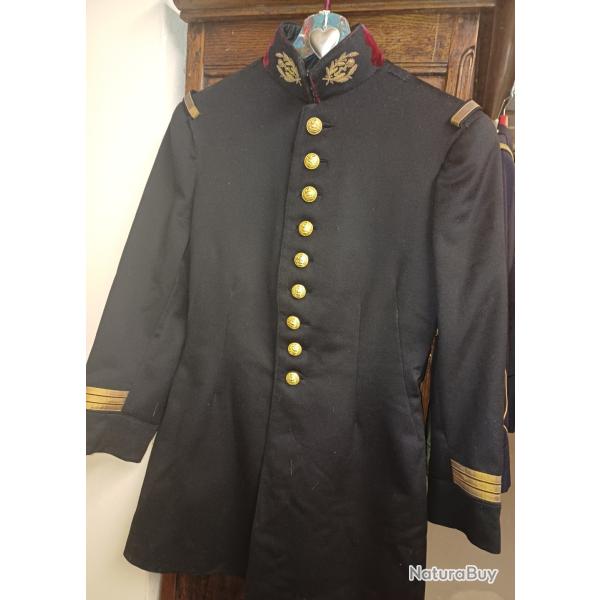 Veste de grande tenue mle 1931 d'un Capitaine du Service de Sant� des Arm�es