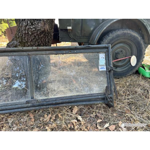 Baie pare brise Dodge compl�te