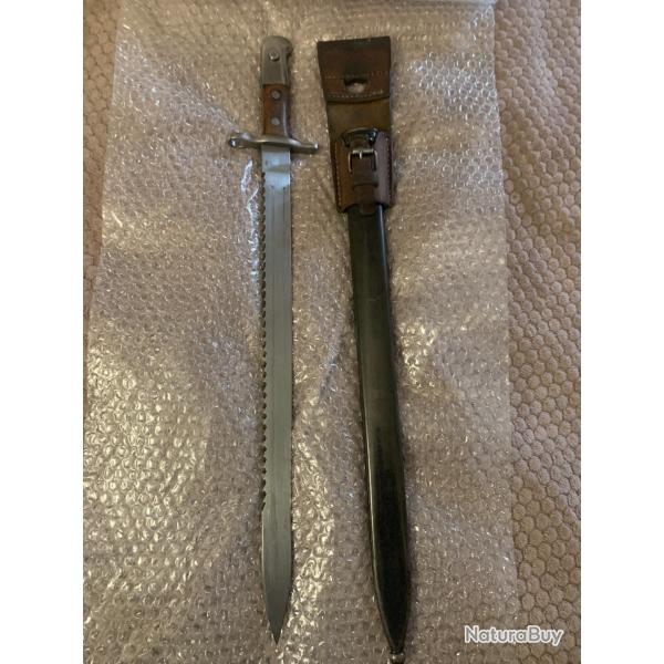 ba�onnette suisse  1838 dents de scie �tat parfait  avec cuir  .