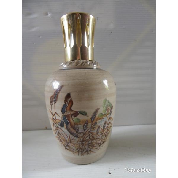 lampe BERGER diffuseur de parfum d'ambiance en c�ramique sign�e d�cor d'un vol de canard sauvage