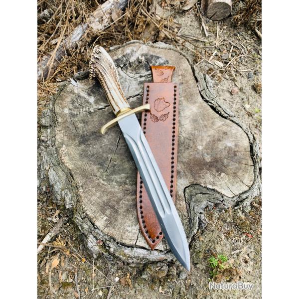 dague de chasse d'artisan / bois de cerf / gravure sanglier , feuilles de ch�ne ( 5 )