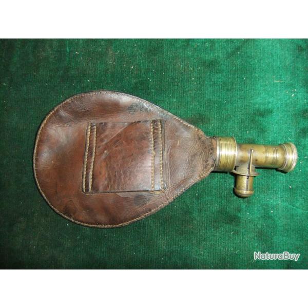 Poire  plonb en cuire et laiton pour fusil  XIX me