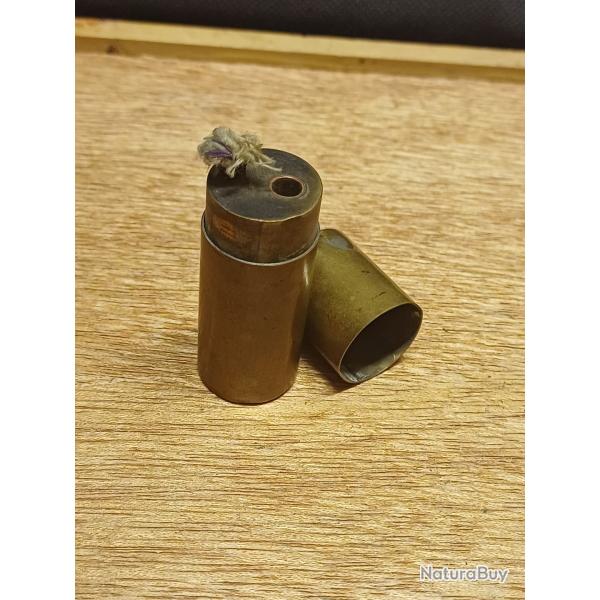 Beau petit briquet de poilu - art de tranch�e WW1 - douille laiton petit format