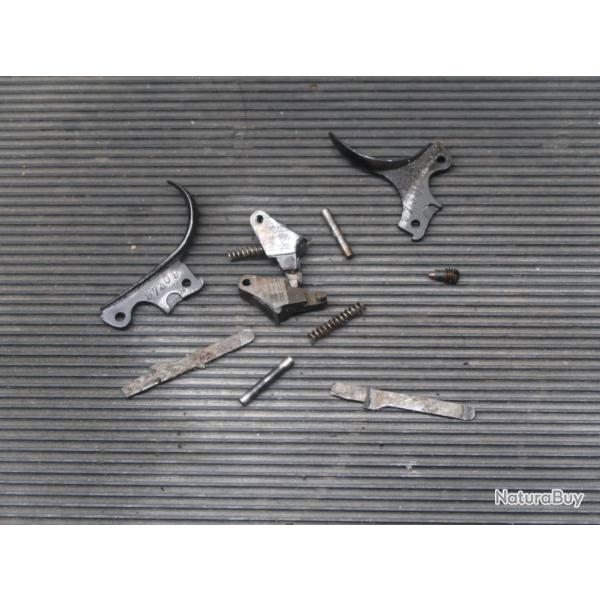 Lot d�tentes g�chettes Browning B25 cal 12 REF 122/2025