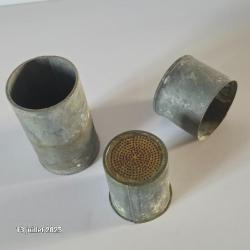 Petite boite tamis en m&eacute;tal, en zinc , en 3 parties, le tamis et sa boite