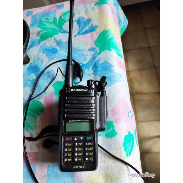 Talkie-walkie Baofeng UV-9R Plus, 8 win �tanche IP67, lampe, radio.