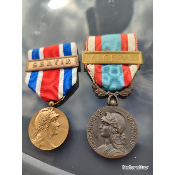 Lot de deux mdailles (2)