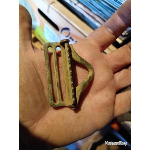 Boucle de harnais militaire