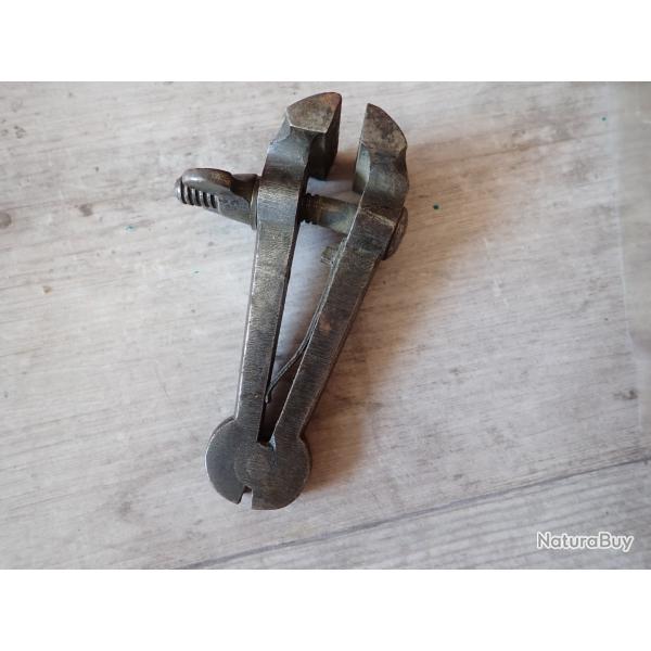 Etau � main pour compl�ter trousse armurier suisse