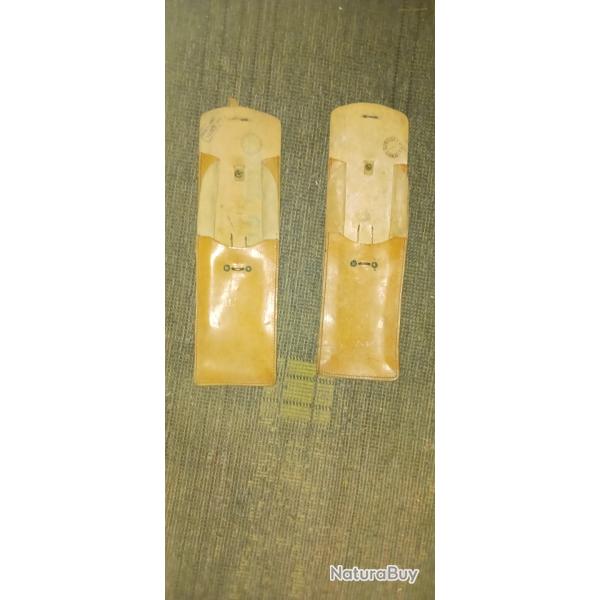 Paire de porte-chargeurs en cuir neufs de pistolet mitrailleur MAT 49