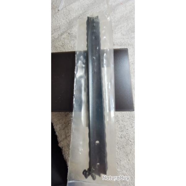 Je vas Un ra� Acier traiter noir 20cm picatinny.