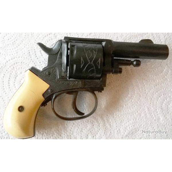 Superbe British Bulldog 38 SW