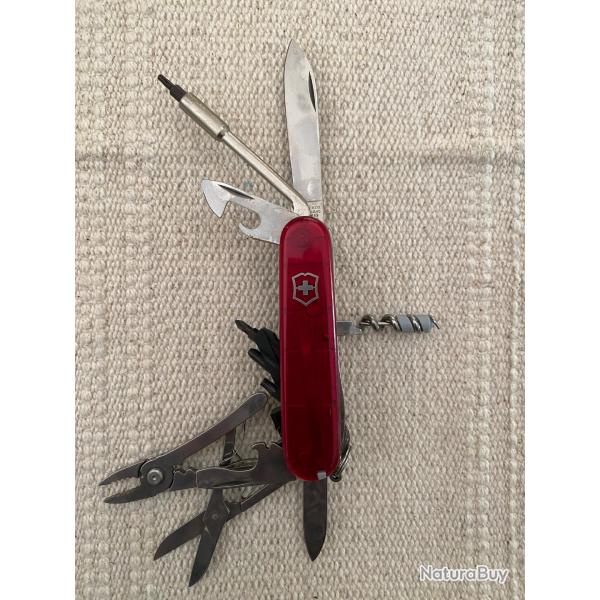 Couteau Suisse de taille moyenne  32 fonctions Victorinox Cyber tool M