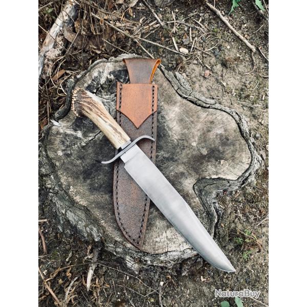 �norme couteau bowie d'artisan " le trappeur "/ bois de cerf / lame acier carbone D2