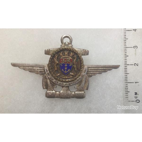 FRANCE MARINE - INSIGNE PORTE-AVIONS ARROMANCHES 1944 Fabrication Courtois campagne INDOCHINE