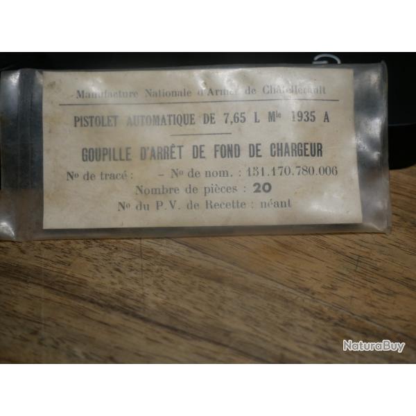 Sachet de 20 goupilles d'arr�t de fond de chargeur de PA 35 S, fabrication Manuf de Chatellerault