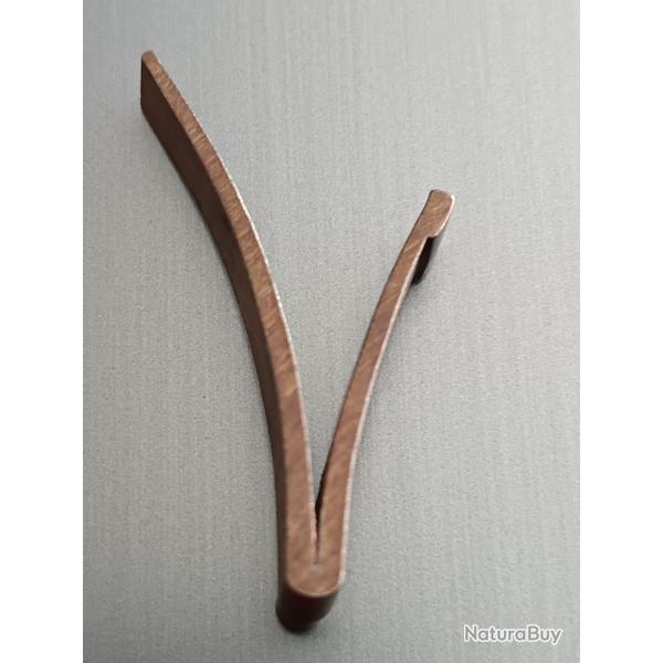 RESSORT EN "V"  LOT 4