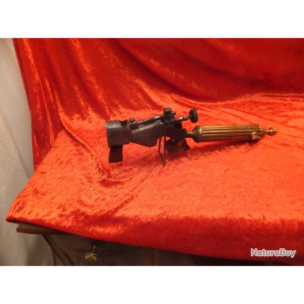 LAMPE FER A SOUDER ANCIEN MARQUE :   SIEVERDI           A ESSENCE MUNIE D'UNE POMPE