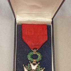 M&eacute;daille L&eacute;gion d'honneur chevalier 3&egrave;me R&eacute;publique brillant diamant